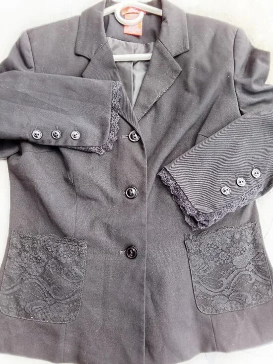 Women's Blazer, by Oscar De la Renta - Picture 2 of 8